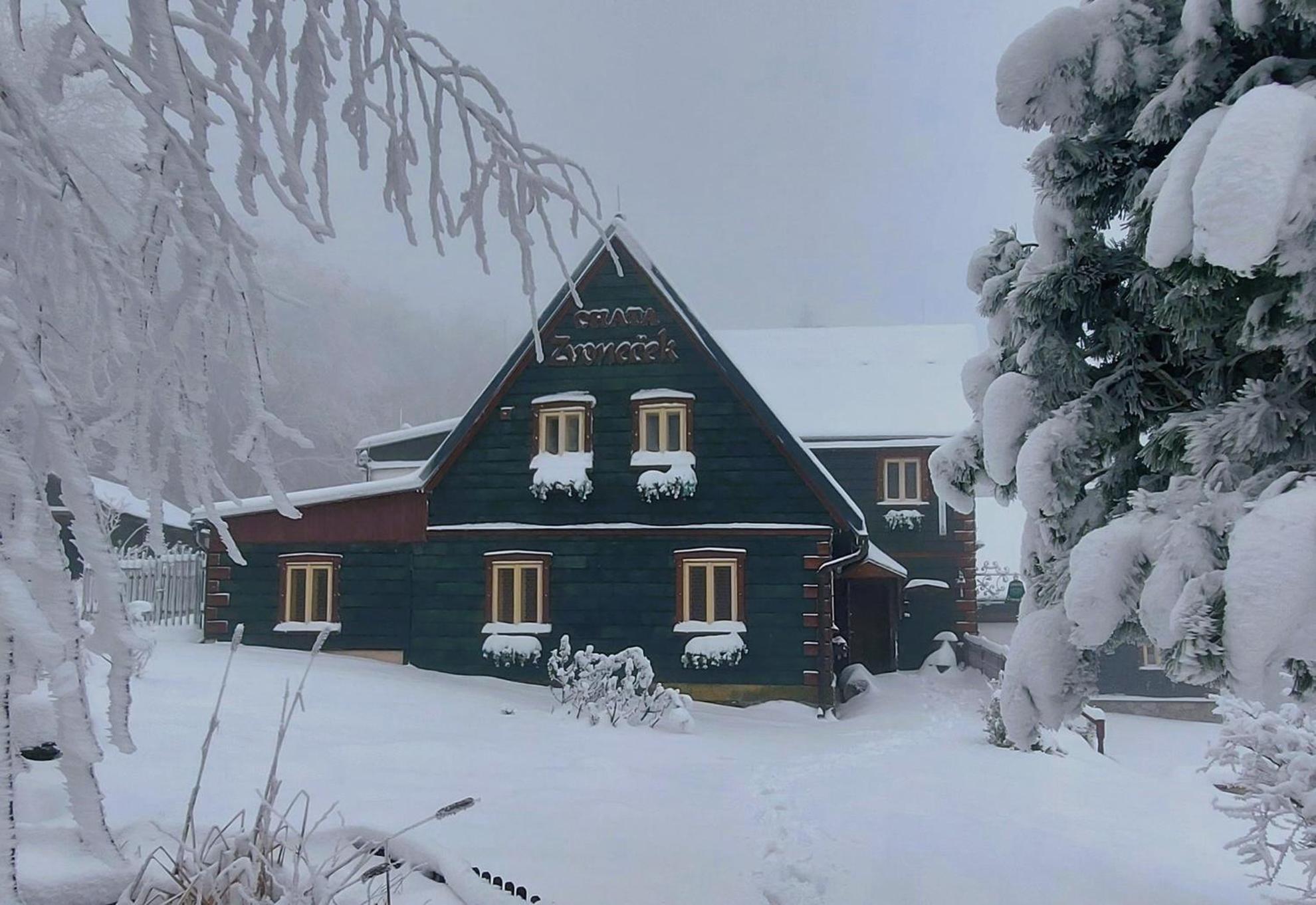 Chata Zvonecek Jiretin pod Jedlovou ภายนอก รูปภาพ